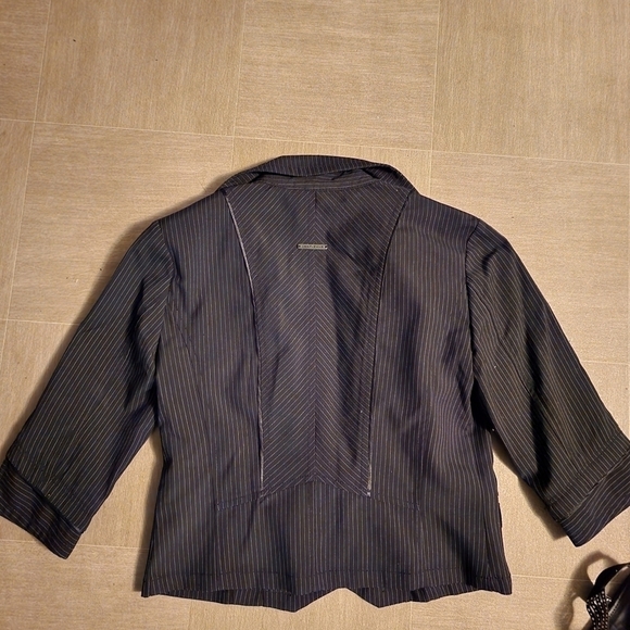 DKNY Striped Blazer Jacket Size S and 3 Pairs Sandals Sizes 6 - Picture 2 of 14